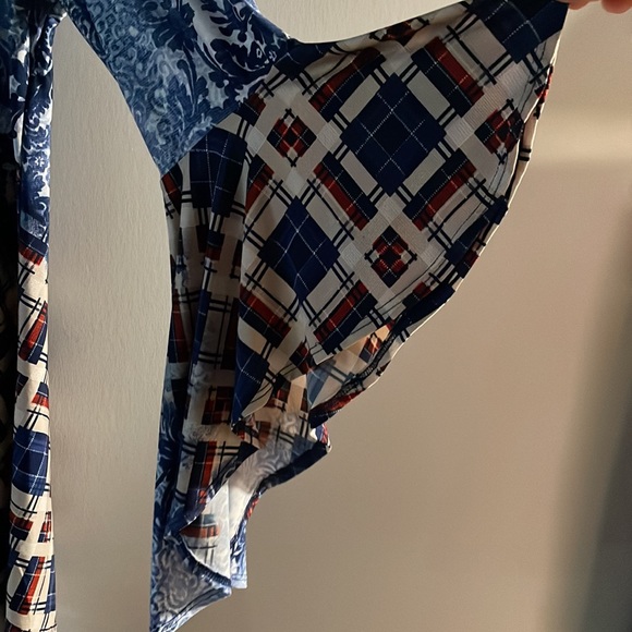 2XL top - Picture 2 of 2